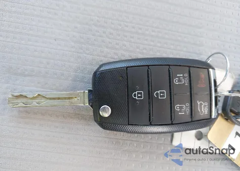 2020 Kia Sedona Lx z USA, uszkodzony, nr VIN KNDMB5C19L6659287